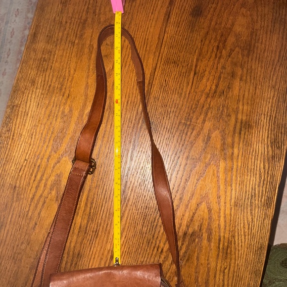 Harbour 2nd Leather Shoulder Bag - Picture 9 of 10